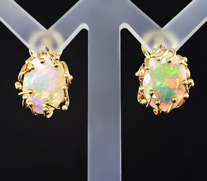 Золото Серьги с огранеными эфиопскими опалами 7,11 карата