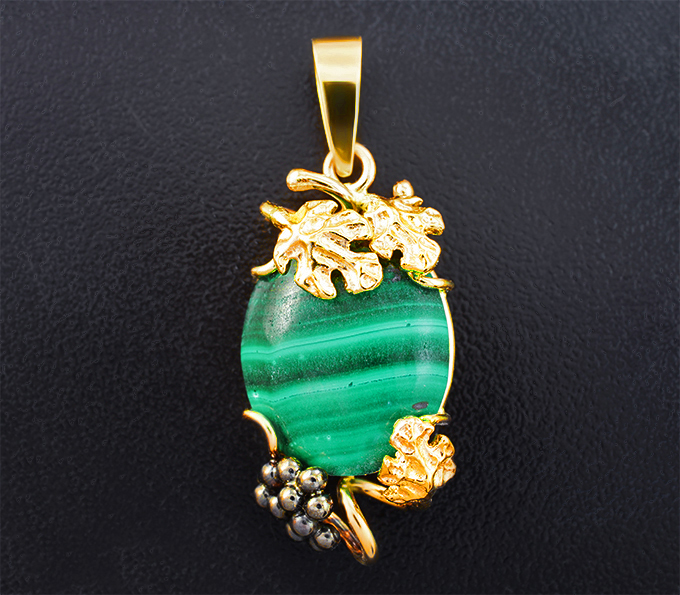 Золото Кулон с уральским малахитом 11,55 карата