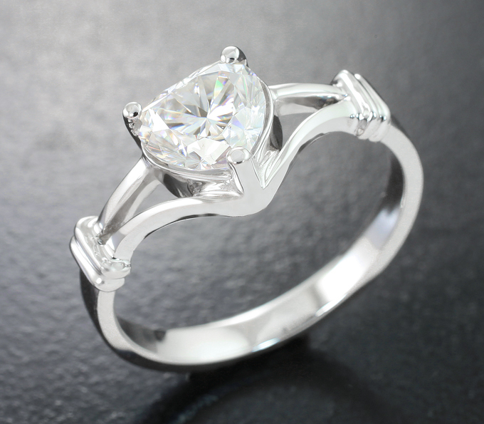 Золото Кольцо с муассанитом топовой огранки 1,07 карата