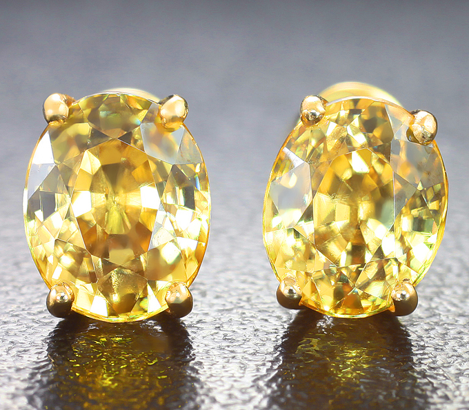 Золото Пусеты с желтыми цирконами 4,69 карата