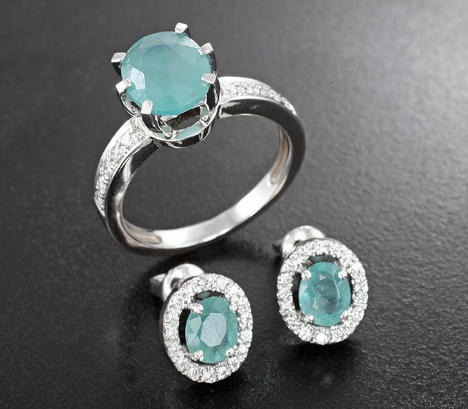 Золото Комплект с грандиьеритами 3,48 карата и бриллиантами