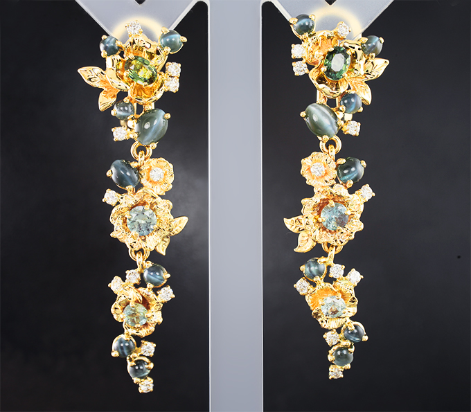 Золото Серьги с хризобериллами с эффектом кошачьего глаза 4,36 карата, александритами 1,73 карата и бриллиантами