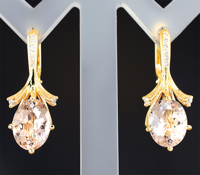 Золото Серьги с морганитами высокой чистоты 5,07 карата и бесцветными цирконами