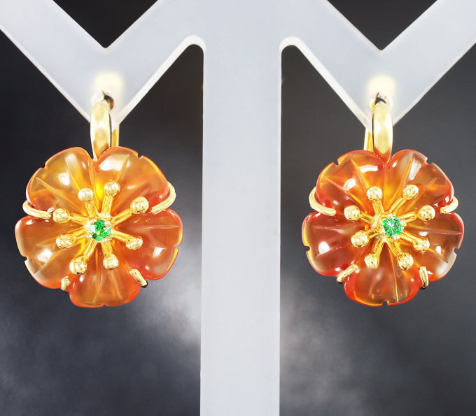 Золото Серьги с карнелианом 8,68 карата и цаворитами