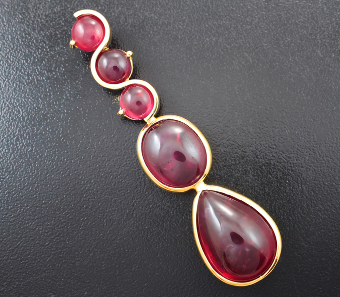 Золото Кулон с рубинами 38,5 карата