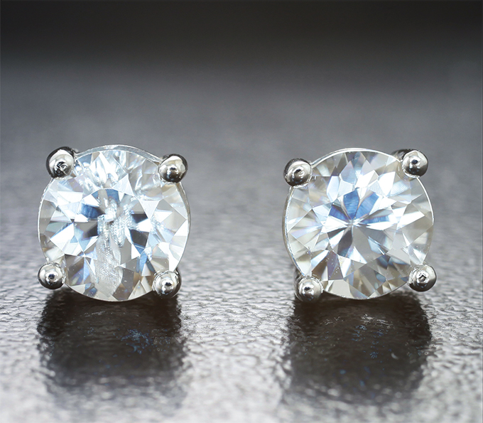 Золото Пусеты с чистейшими цирконами 2,55 карата