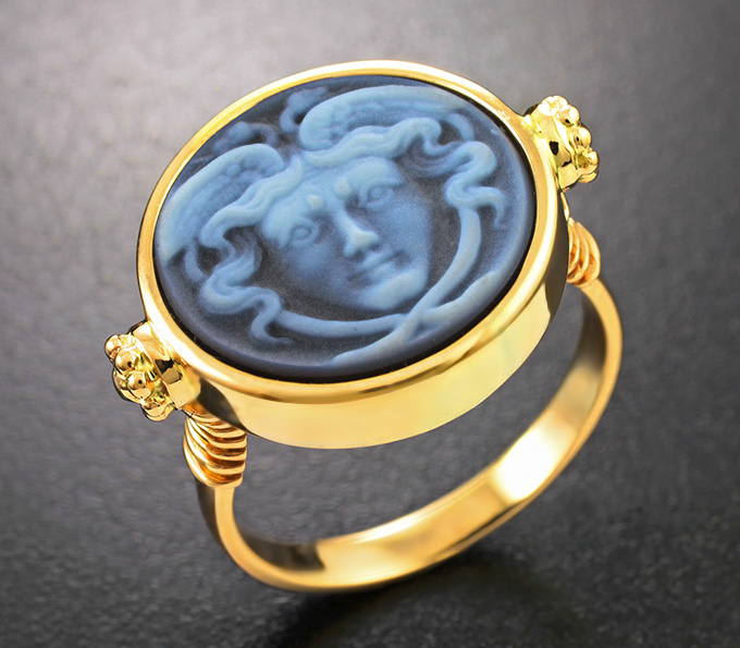 Золото Кольцо c камеей из агата с ониксом 5,07 карата