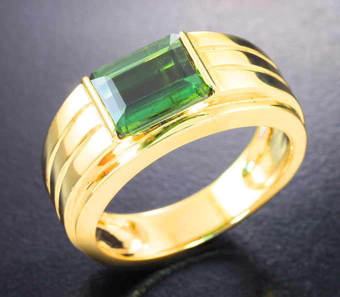 Золото Кольцо с зеленым турмалином 1,9 карата