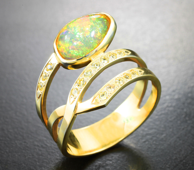 Серебро 925 Кольцо с кристаллическим эфиопским опалом 1,69 карата и желтыми сапфирами