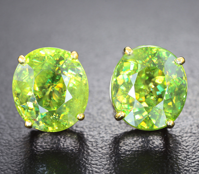 Золото Пусеты со сфенами 8,63 карата