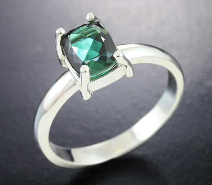 Серебро 925 Кольцо с изумрудно-зеленым турмалином 2,23 карата