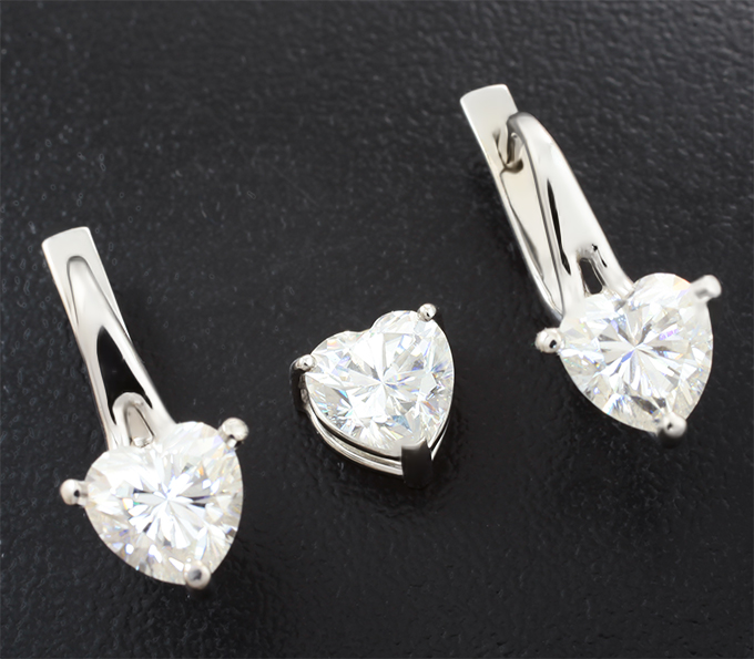 Золото Комплект с муассанитами 3,14 карата