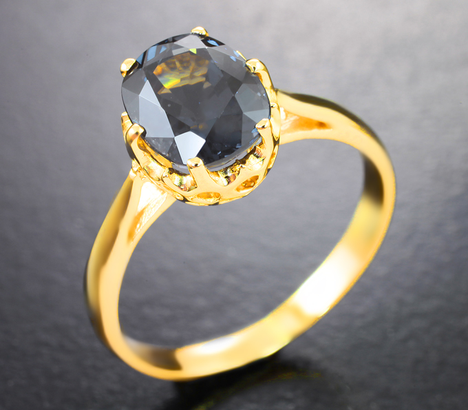 Золото Кольцо с синей шпинелью 2,11 карата