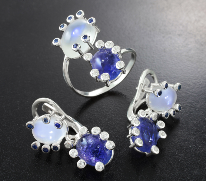 Серебро 925 Комплект с насыщенными танзанитами 8,62 карата, лунным камнем, бесцветными топазами и синими сапфирами