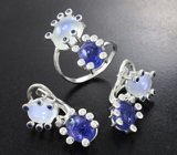 Комплект с насыщенными танзанитами 8,62 карата, лунным камнем, бесцветными топазами и синими сапфирами Серебро 925