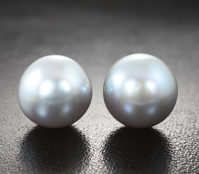 Золото Пусеты с серебристым морским жемчугом 21,31 карата