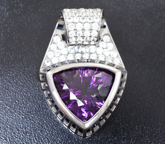 Серебро 925 Кулон с аметистом 13,11 карата и бесцветными цирконами