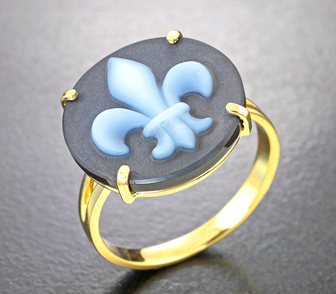 Золото Кольцо с камеей из цельного полихромного агата 5,12 карата