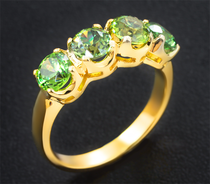 Золото Кольцо с уральскими демантоидами 2,85 карата