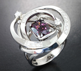 Кольцо с крупной пурпурно-красной шпинелью 3,06 карата и бриллиантами