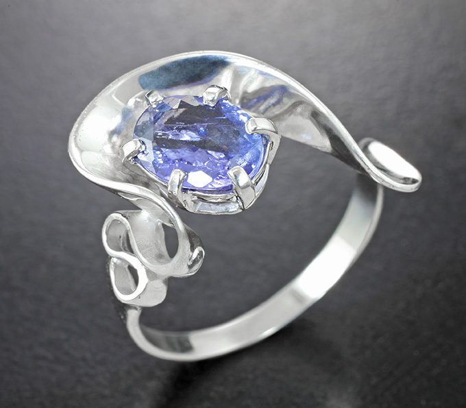 Серебро 925 Кольцо с танзанитом 1,05 карата