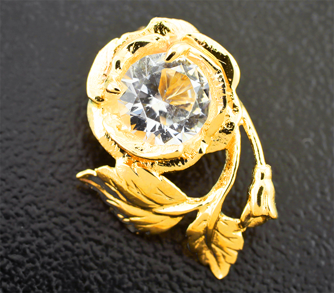 Золото Кулон с ограненным бесцветным фенакитом 0,64 карата