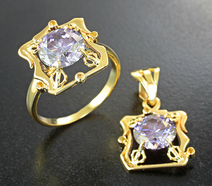 Золото Комплект с муассанитами 5,42 карата