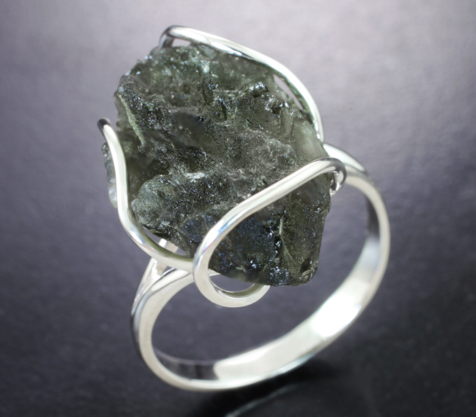 Серебро 925 Кольцо с молдавитом 11,05 карат