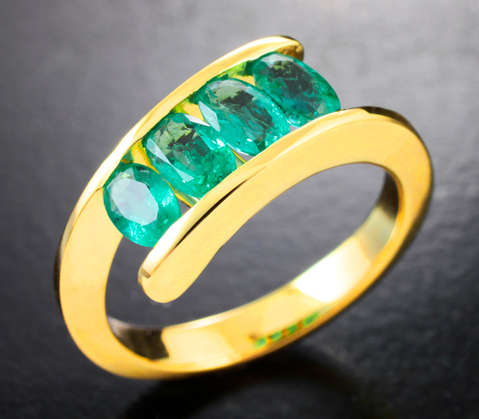 Золото Кольцо с уральскими изумрудами 0,87 карата