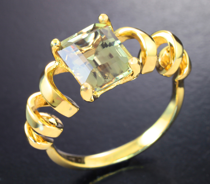 Золото Кольцо с чистейшим диаспором 3,14 карата