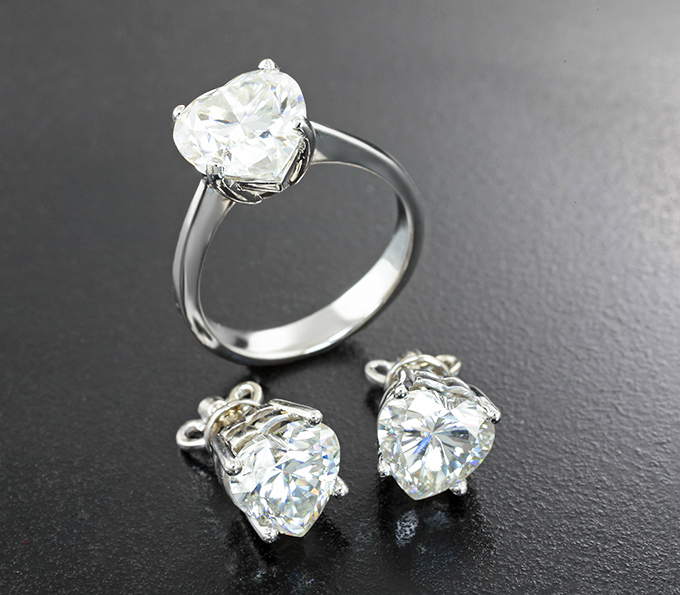 Золото Комплект с муассанитами высокой чистоты 6,45 карата