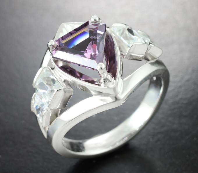 Серебро 925 Кольцо cо шпинелью авторской огранки 2,14 карата