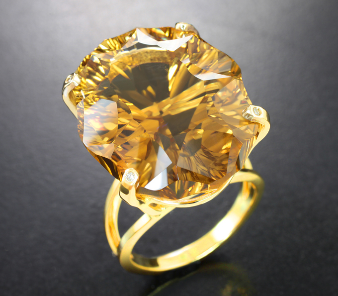 Золото Кольцо с цитрином лазерной огранки 32,13 карата и бриллиантами 