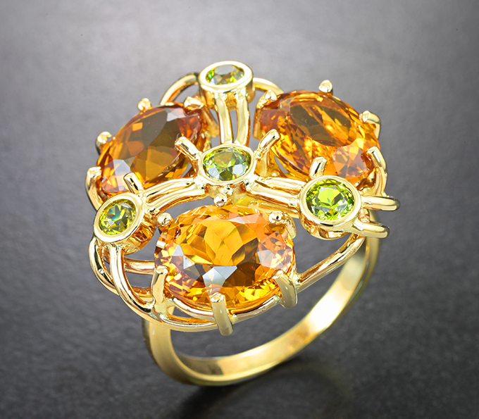 Золото Кольцо с гелиодорами 8,26 карата и демантоидами гранатами