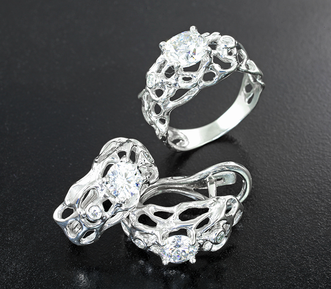 Серебро 925 Комплект с бесцветными муассанитами 2,5 карата 