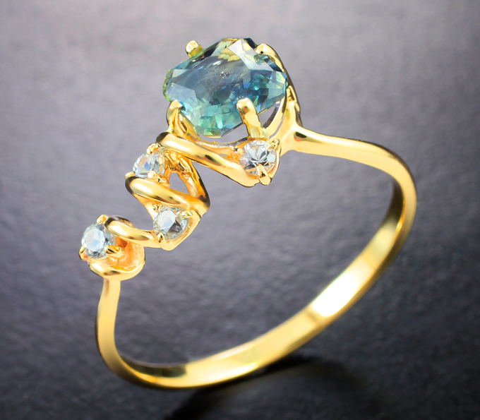 Золото Кольцо с полихромным сапфиром 1,27 карата и лейкосапфирами