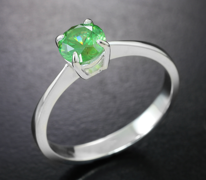 Серебро 925 Кольцо с уральским демантоидом 1,06 карата