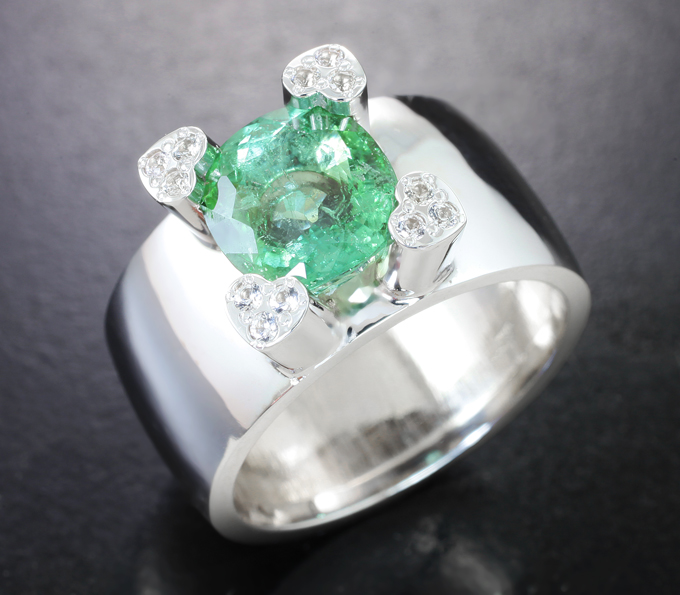 Золото Кольцо с параиба турмалином 2,68 карата и лейкосапфирами