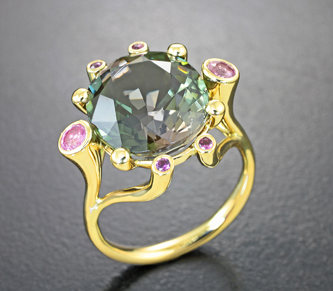 Золото Кольцо с полихромным турмалином 6,9 карата и розовыми сапфирами
