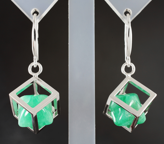 Золото Серьги с изумрудами редкой огранки «сахарная голова» 12,05 карата