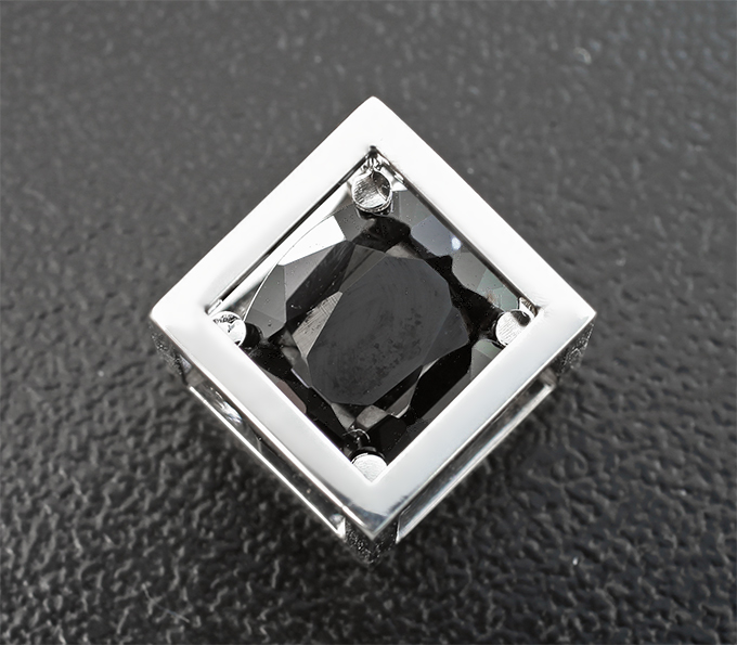 Золото Кулон с хромовым турмалином 2,02 карата