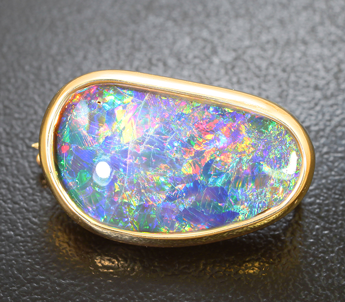 Золото Брошь с австралийским solid опалом 6,18 карата