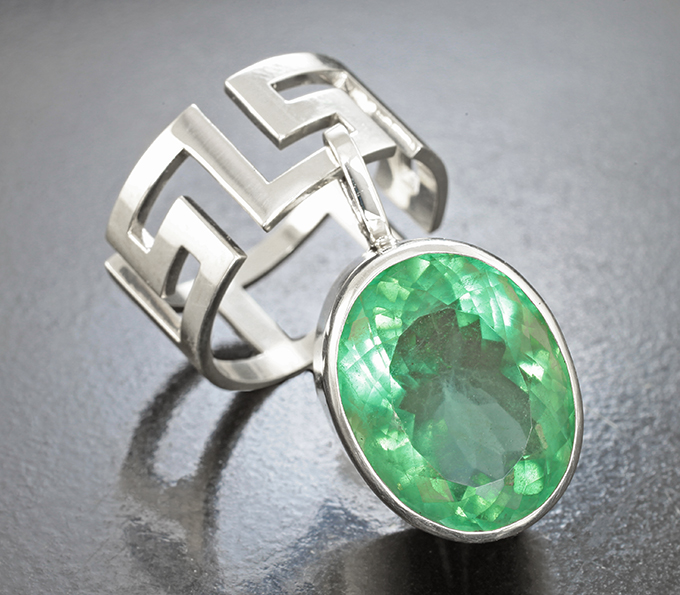 Серебро 925 Кольцо с «неоновым» флюоритом 14,76 карата