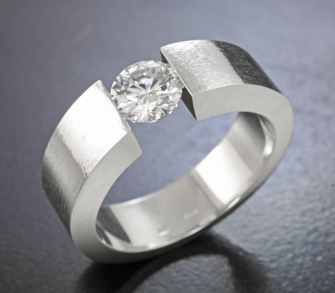 Серебро 925 Кольцо с бесцветным муассанитом высокой чистоты 1,16 карата