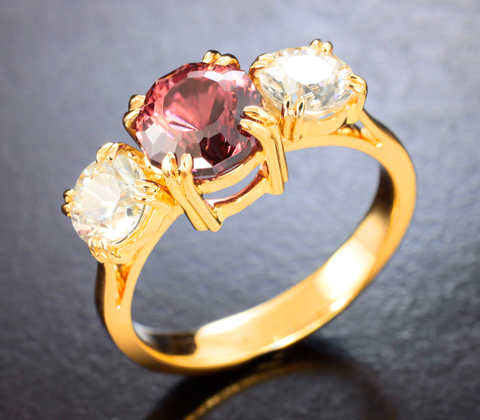 Золото Кольцо с цирконом падпараджа авторской огранки 2,4 карата и бесцветными цирконами