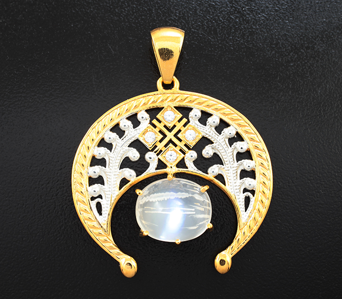 Серебро 925 Кулон с лунным камнем с включением рутила 10,1 карата и бесцветными цирконами