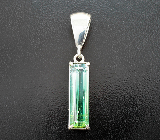 Серебро 925 Кулон с полихромным турмалином 4,41 карата