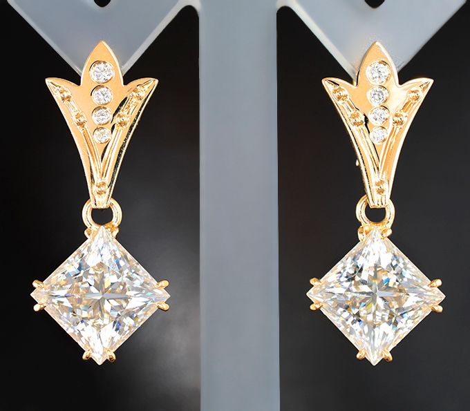 Золото Серьги с муассанитами 11,01 карата и бриллиантами