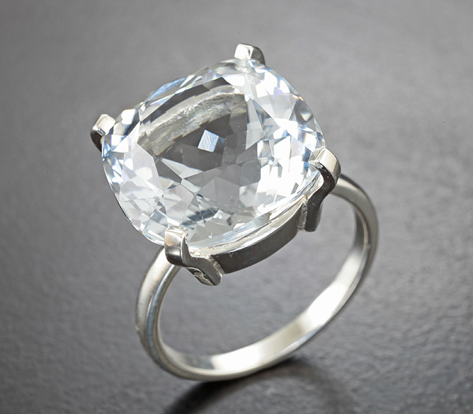 Серебро 925 Кольцо с чистейшим крупным максис-бериллом 11,82 карата
