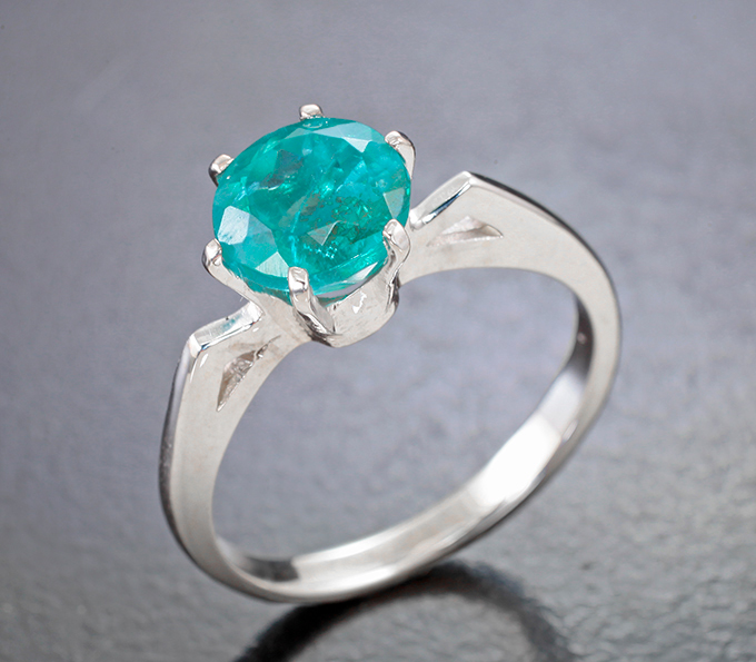 Золото Кольцо с «неоновым» апатитом 1,7 карата